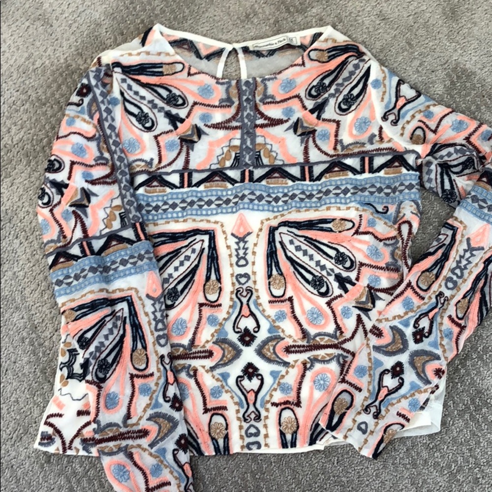 Abercrombie & Fitch embroidered blouse size M.